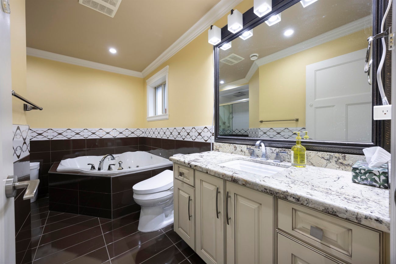 913 Quadling Avenue - Maillardville Single Family Residence for Sale, 9 Bedrooms (R3062148)# - 13