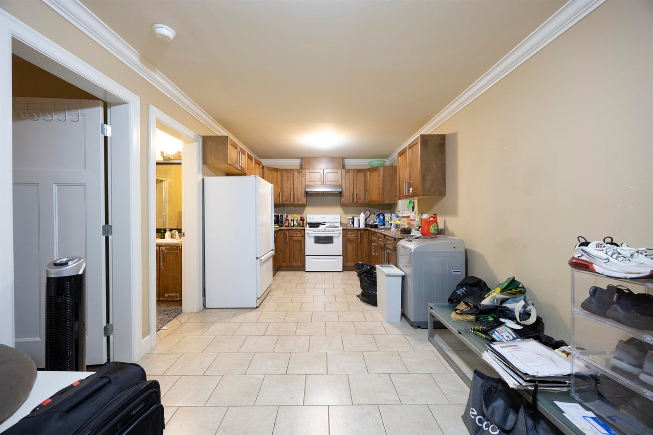 913 Quadling Avenue - Maillardville Single Family Residence for Sale, 9 Bedrooms (R3062148)# - 27