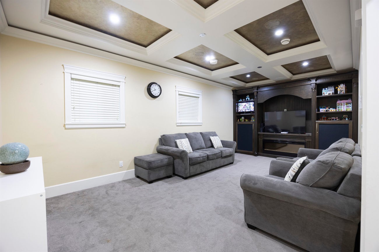 913 Quadling Avenue - Maillardville Single Family Residence for Sale, 9 Bedrooms (R3062148)# - 5