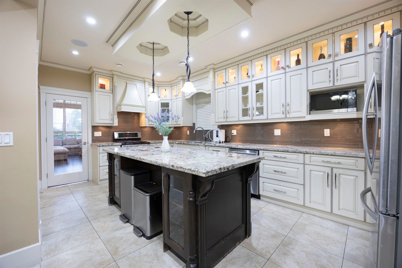 913 Quadling Avenue - Maillardville Single Family Residence for Sale, 9 Bedrooms (R3062148)# - 6