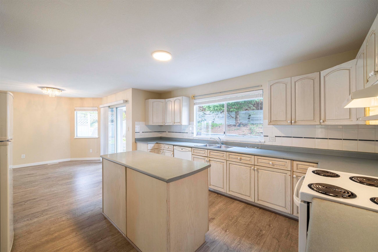 470 Riverview Crescent - Coquitlam East Single Family Residence for Sale, 7 Bedrooms (R3062651)# - 14