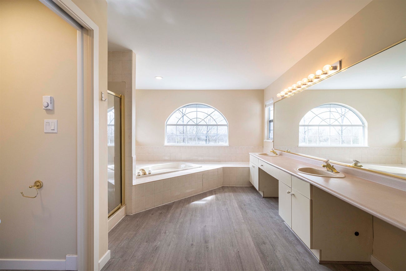 470 Riverview Crescent - Coquitlam East Single Family Residence for Sale, 7 Bedrooms (R3062651)# - 24