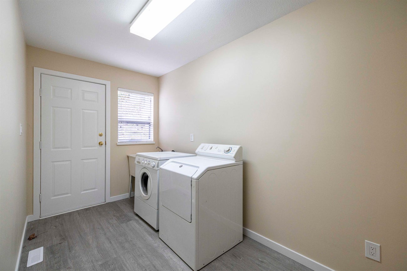 470 Riverview Crescent - Coquitlam East Single Family Residence for Sale, 7 Bedrooms (R3062651)# - 28