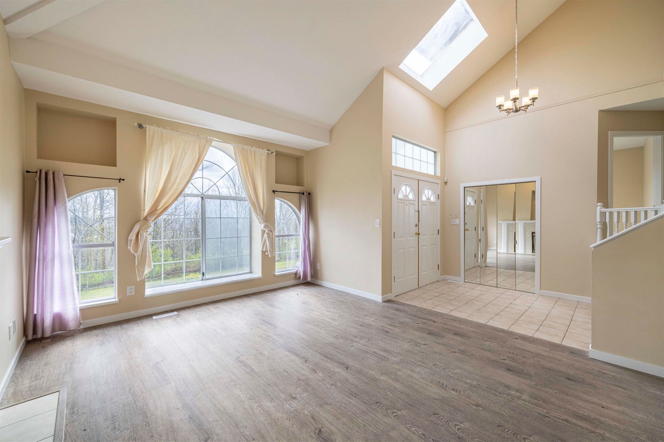 470 Riverview Crescent - Coquitlam East Single Family Residence for Sale, 7 Bedrooms (R3062651)# - 4