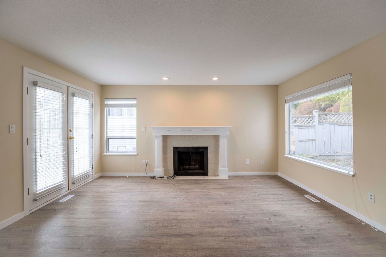 470 Riverview Crescent - Coquitlam East Single Family Residence for Sale, 7 Bedrooms (R3062651)# - 8