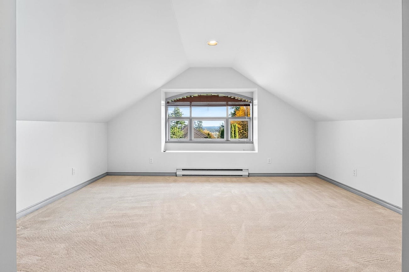 2271 Sorrento Drive - Coquitlam East Single Family Residence for Sale, 5 Bedrooms (R3063241)# - 25