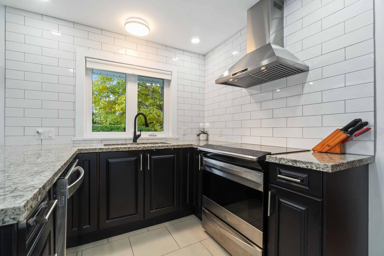 660 Gatensbury Street - Central Coquitlam Single Family Residence for Sale, 3 Bedrooms (R3063351)# - 7