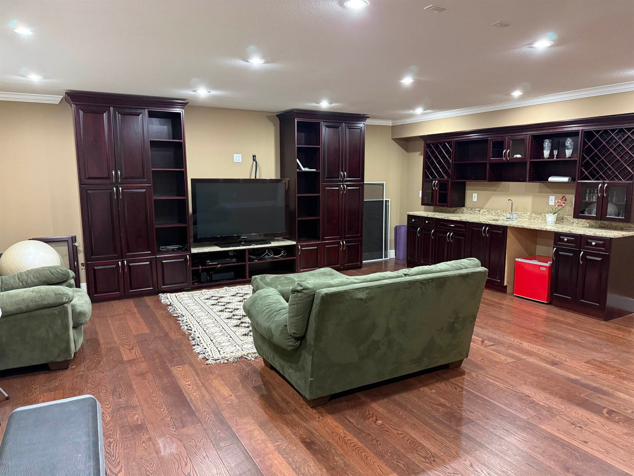 647 Ivy Avenue - Coquitlam West Single Family Residence for Sale, 6 Bedrooms (R3063839)# - 7