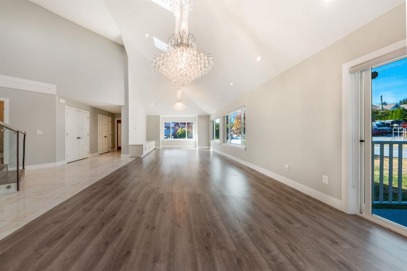 559 Bosworth Street - Coquitlam West Single Family Residence for Sale, 6 Bedrooms (R3064348)# - 10