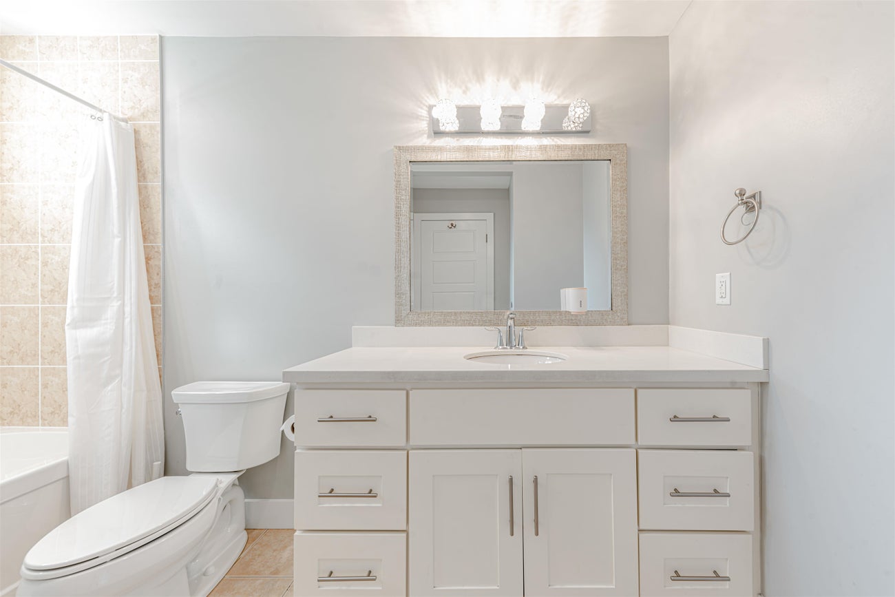 559 Bosworth Street - Coquitlam West Single Family Residence for Sale, 6 Bedrooms (R3064348)# - 15