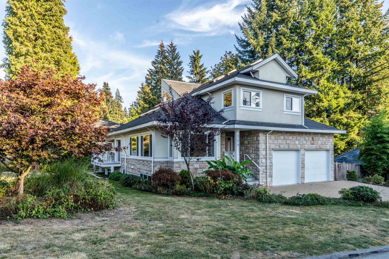 559 Bosworth Street - Coquitlam West Single Family Residence for Sale, 6 Bedrooms (R3064348)# - 1