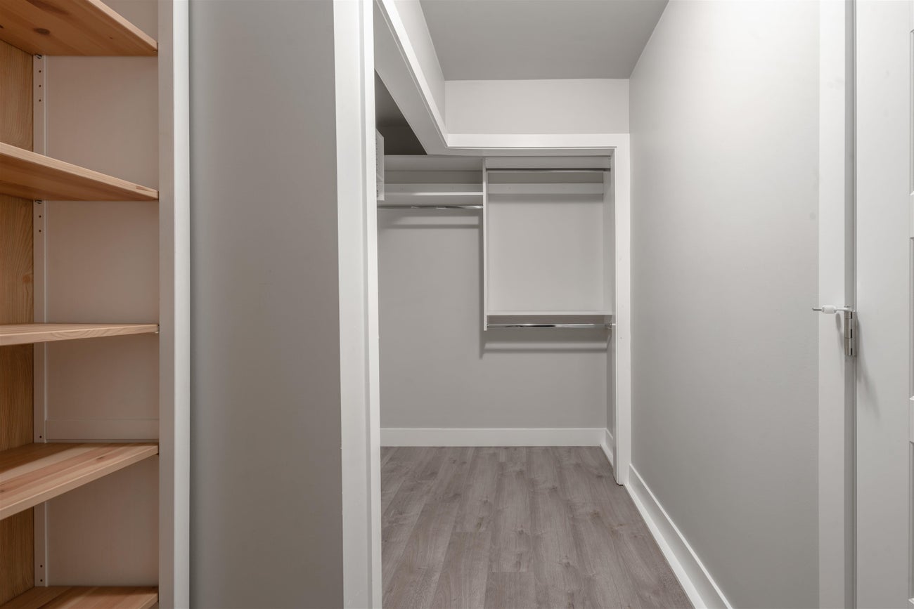 559 Bosworth Street - Coquitlam West Single Family Residence for Sale, 6 Bedrooms (R3064348)# - 26