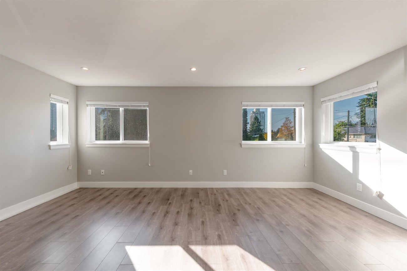 559 Bosworth Street - Coquitlam West Single Family Residence for Sale, 6 Bedrooms (R3064348)# - 27