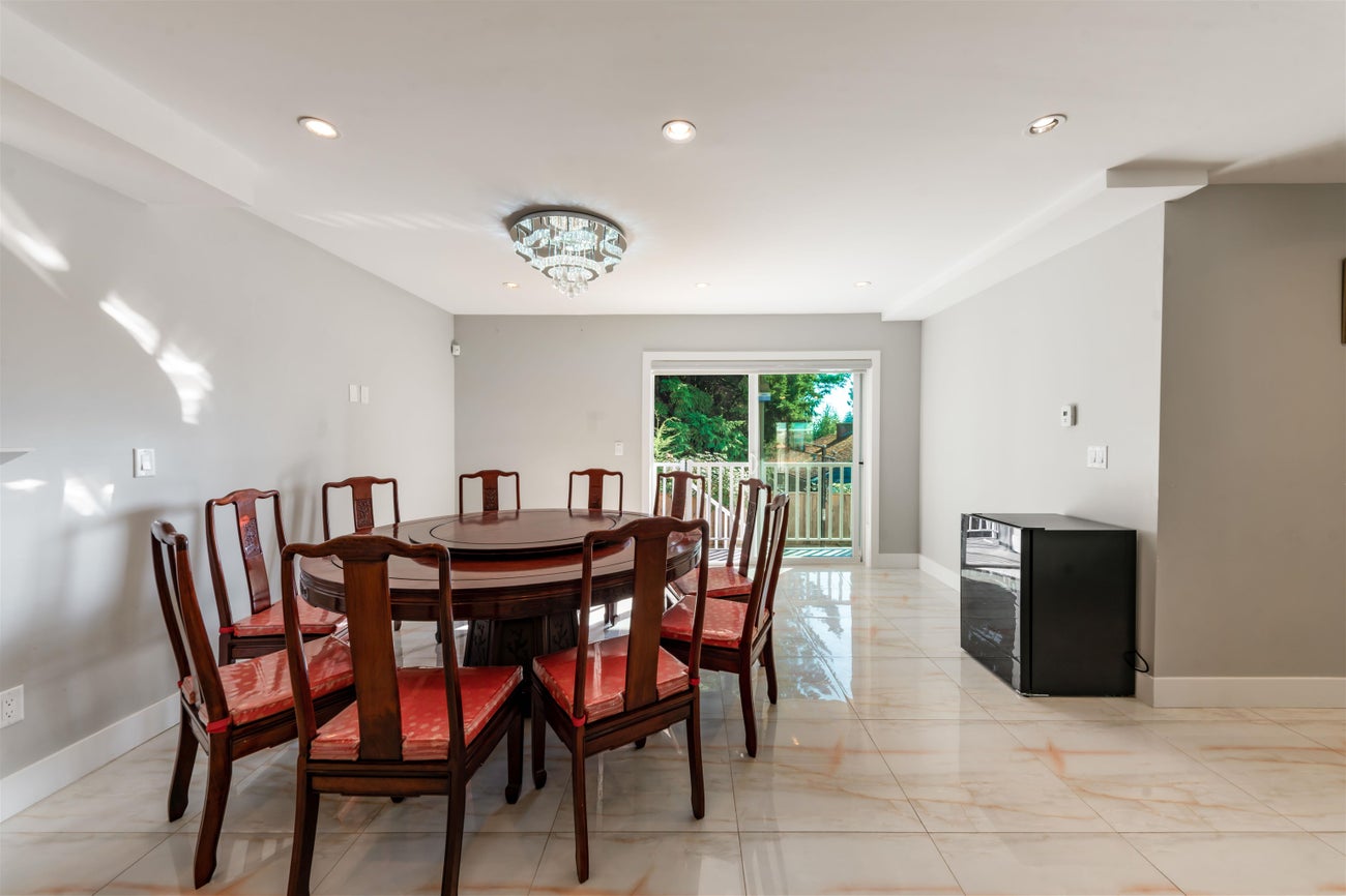 559 Bosworth Street - Coquitlam West Single Family Residence for Sale, 6 Bedrooms (R3064348)# - 9