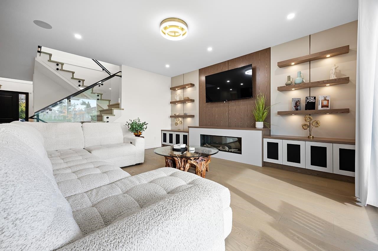 6902 Kitchener Street - Sperling-Duthie Single Family Residence for Sale, 6 Bedrooms (R3064360)# - 10