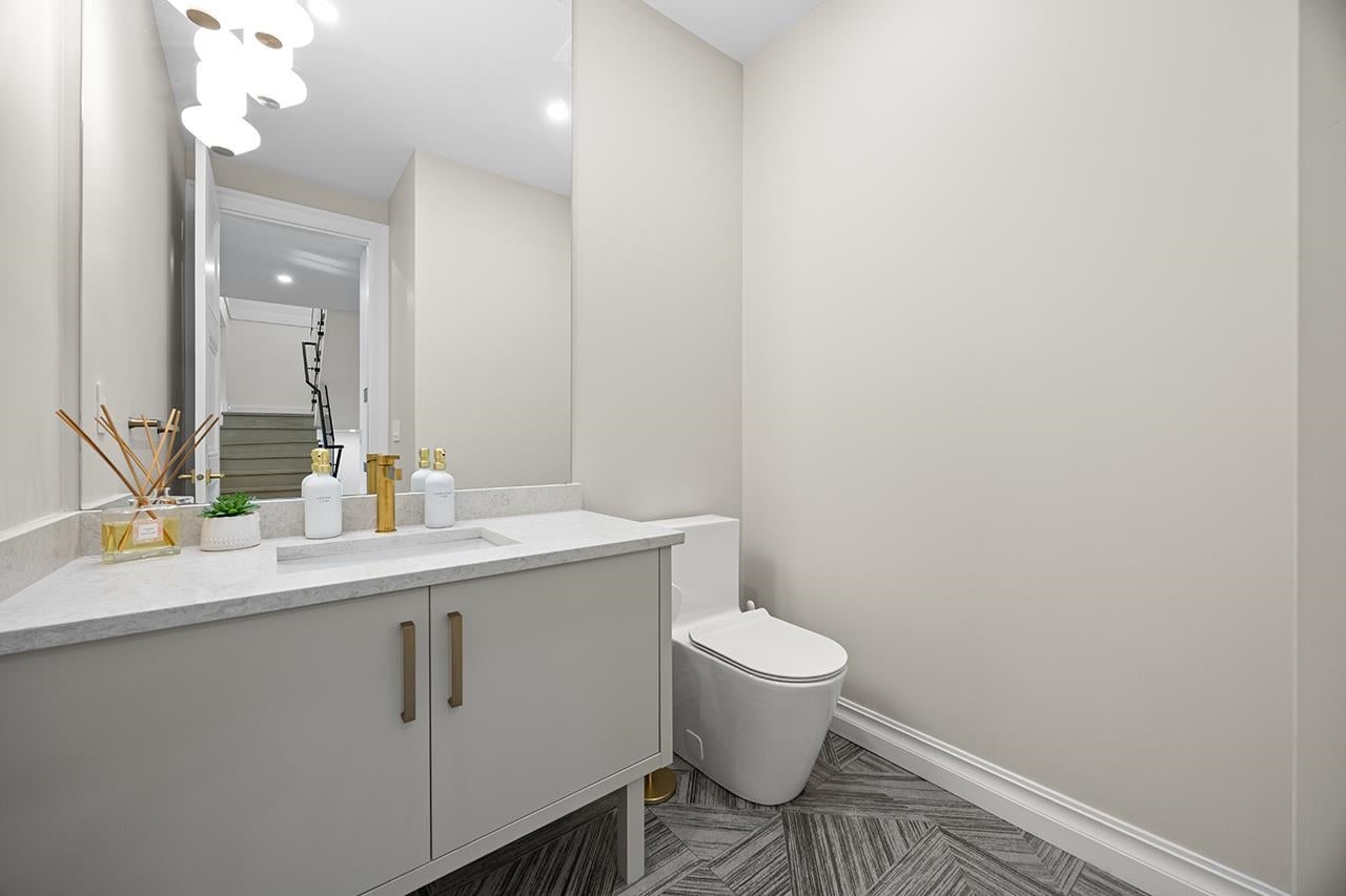 6902 Kitchener Street - Sperling-Duthie Single Family Residence for Sale, 6 Bedrooms (R3064360)# - 11