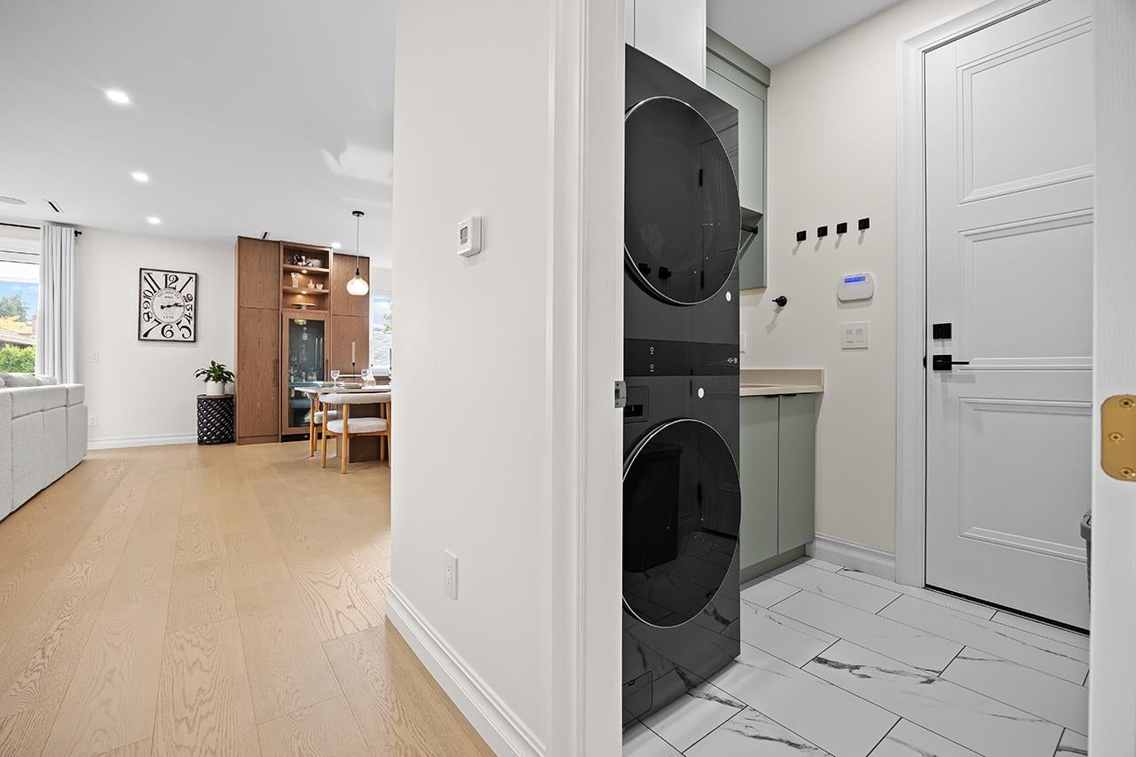 6902 Kitchener Street - Sperling-Duthie Single Family Residence for Sale, 6 Bedrooms (R3064360)# - 14