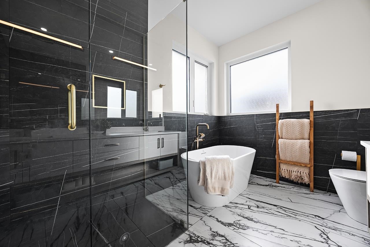 6902 Kitchener Street - Sperling-Duthie Single Family Residence for Sale, 6 Bedrooms (R3064360)# - 18