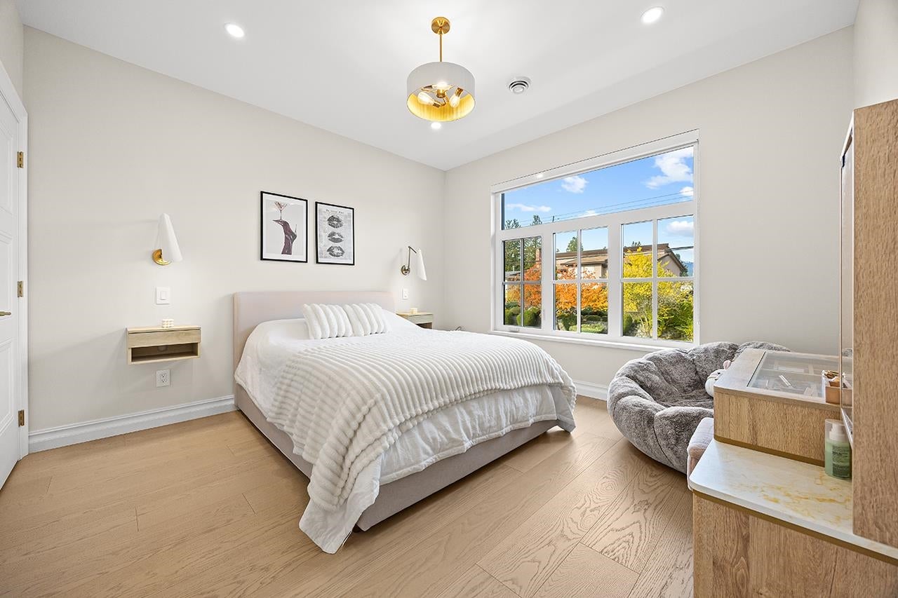 6902 Kitchener Street - Sperling-Duthie Single Family Residence for Sale, 6 Bedrooms (R3064360)# - 21