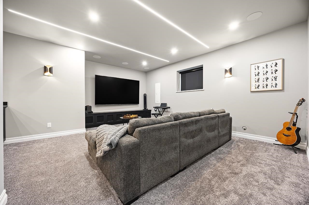 6902 Kitchener Street - Sperling-Duthie Single Family Residence for Sale, 6 Bedrooms (R3064360)# - 24