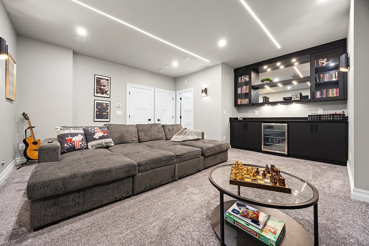 6902 Kitchener Street - Sperling-Duthie Single Family Residence for Sale, 6 Bedrooms (R3064360)# - 25