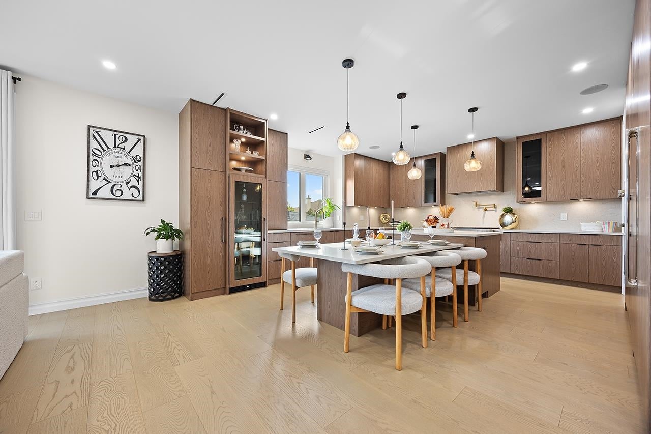 6902 Kitchener Street - Sperling-Duthie Single Family Residence for Sale, 6 Bedrooms (R3064360)# - 5