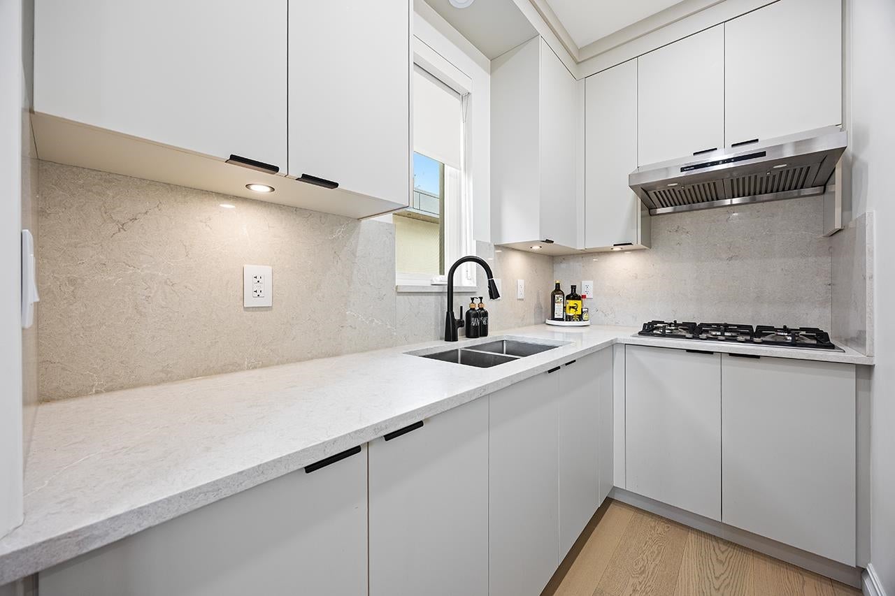 6902 Kitchener Street - Sperling-Duthie Single Family Residence for Sale, 6 Bedrooms (R3064360)# - 7