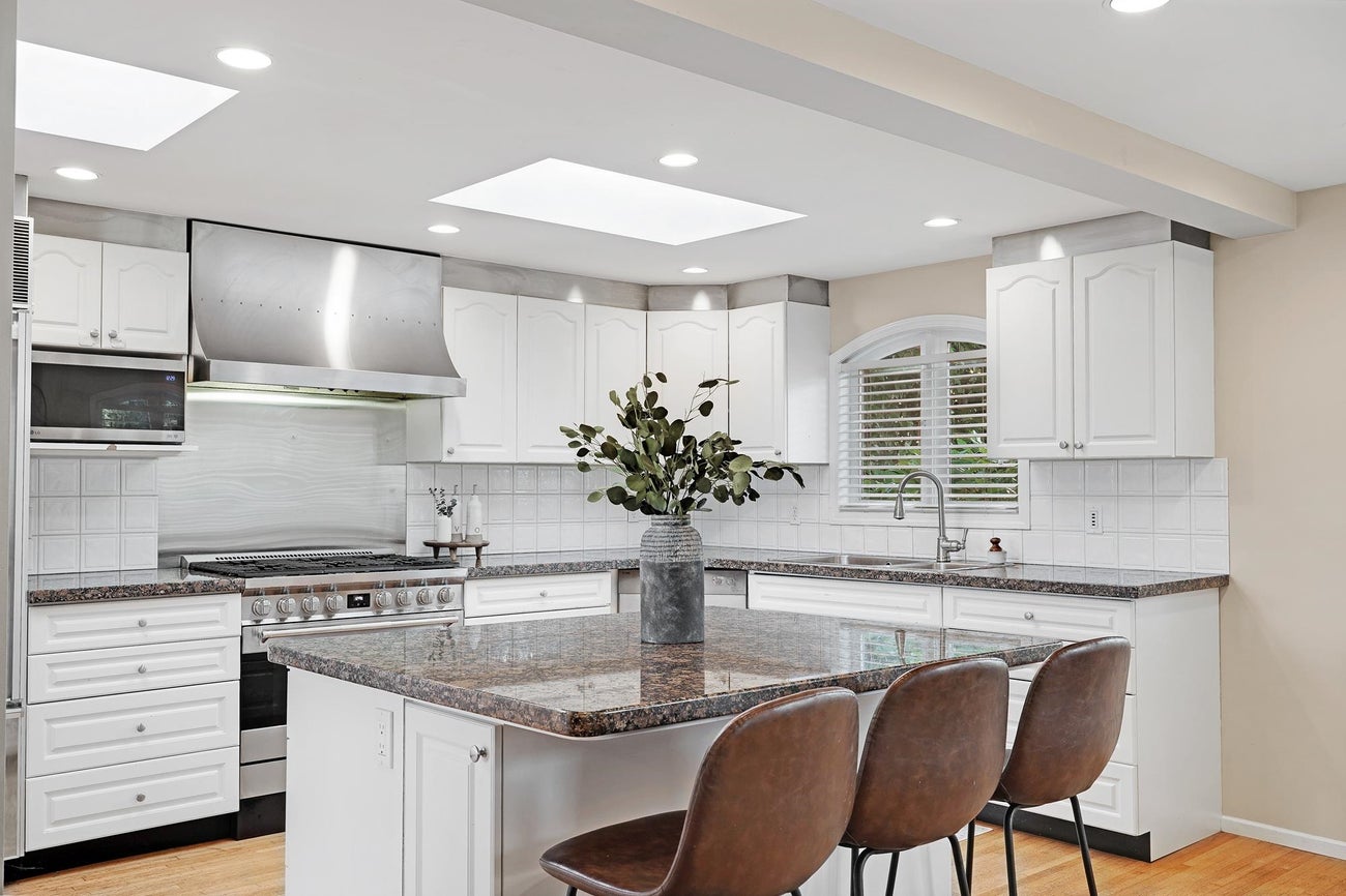 3737 Yale Street - Vancouver Heights Single Family Residence for Sale, 5 Bedrooms (R3064658)# - 10