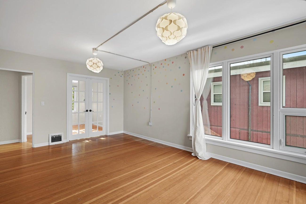 3737 Yale Street - Vancouver Heights Single Family Residence for Sale, 5 Bedrooms (R3064658)# - 18