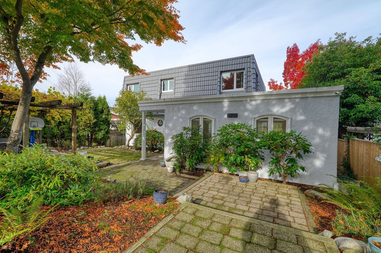 3737 Yale Street - Vancouver Heights Single Family Residence for Sale, 5 Bedrooms (R3064658)# - 2