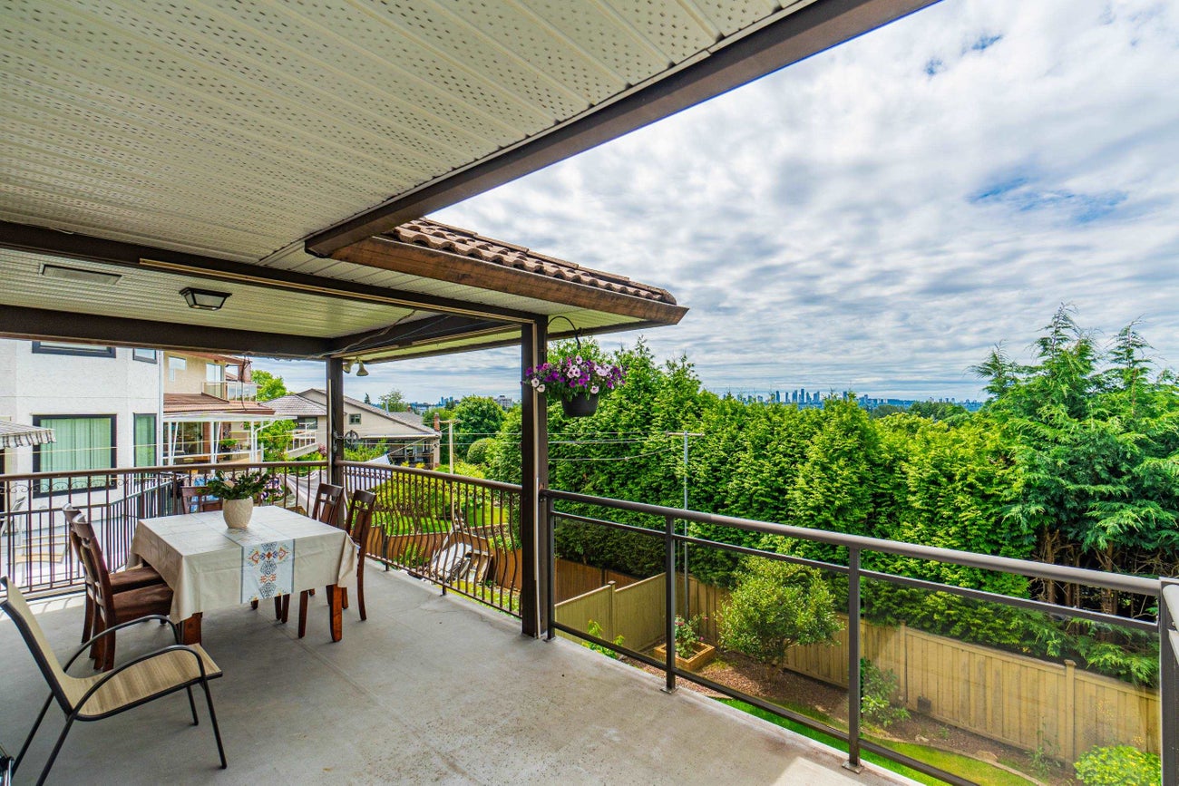 7378 Union Street - Simon Fraser Univer. Single Family Residence for Sale, 9 Bedrooms (R3064778)# - 21 7378 Union Street - Simon Fraser Univer. Single Family Residence for Sale, 9 Bedrooms (R3064778)# - 21