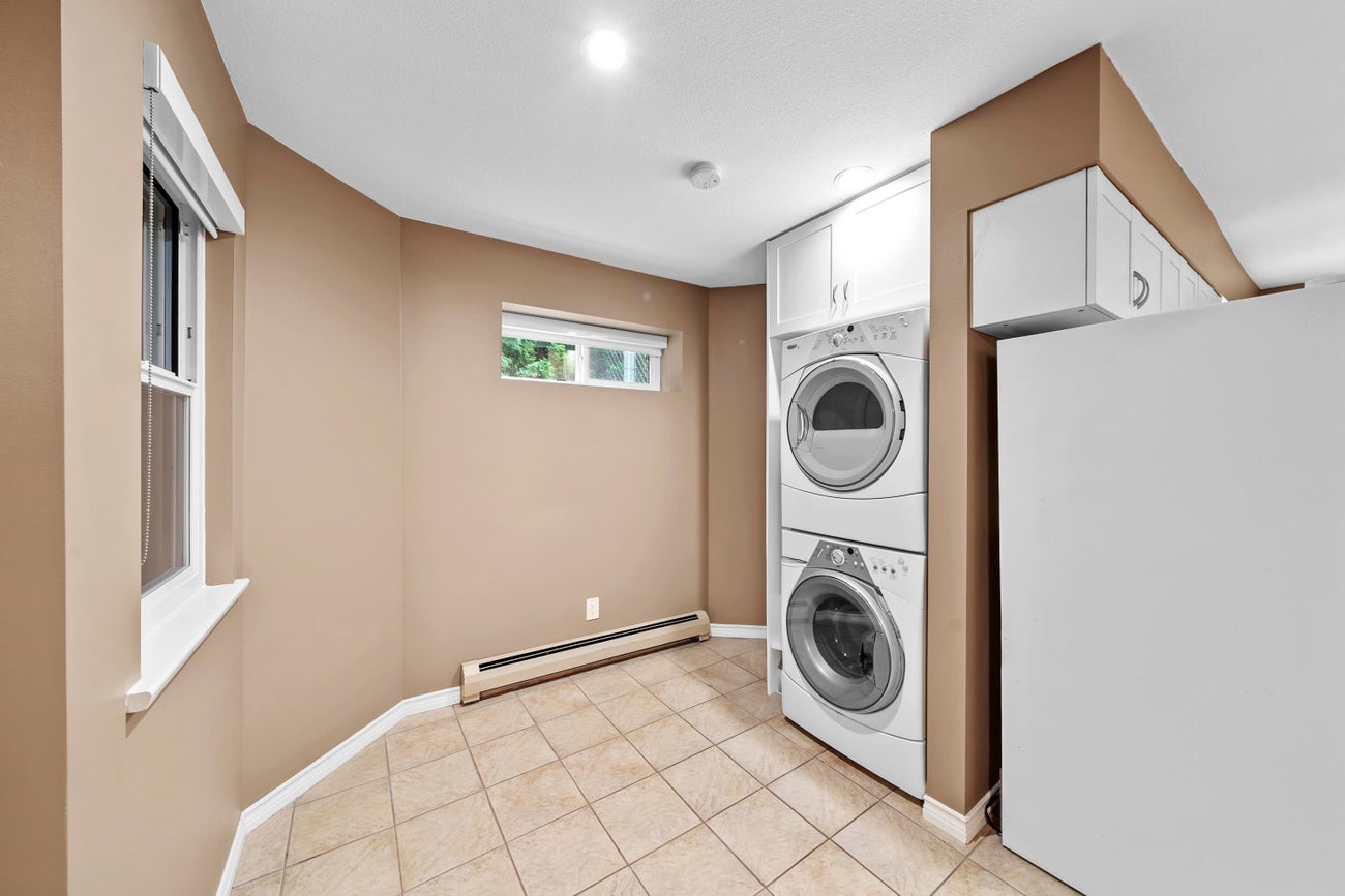 2288 Leclair Drive - Coquitlam East Single Family Residence for Sale, 5 Bedrooms (R3065478)# - 31