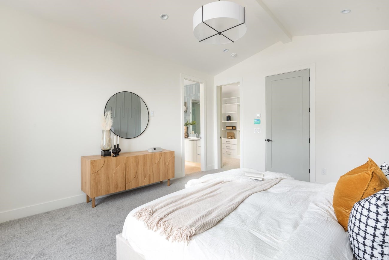 615 Nicola Avenue - Coquitlam West Single Family Residence for Sale, 8 Bedrooms (R3066209)# - 18