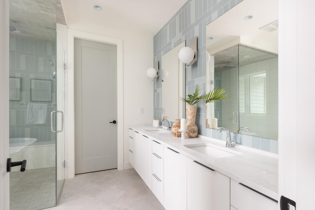 615 Nicola Avenue - Coquitlam West Single Family Residence for Sale, 8 Bedrooms (R3066209)# - 19