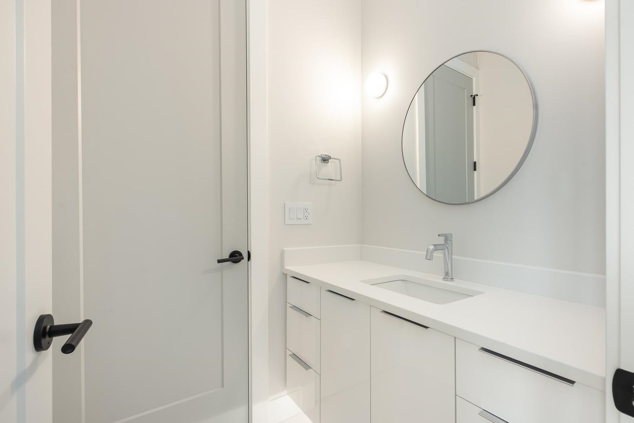 615 Nicola Avenue - Coquitlam West Single Family Residence for Sale, 8 Bedrooms (R3066209)# - 26