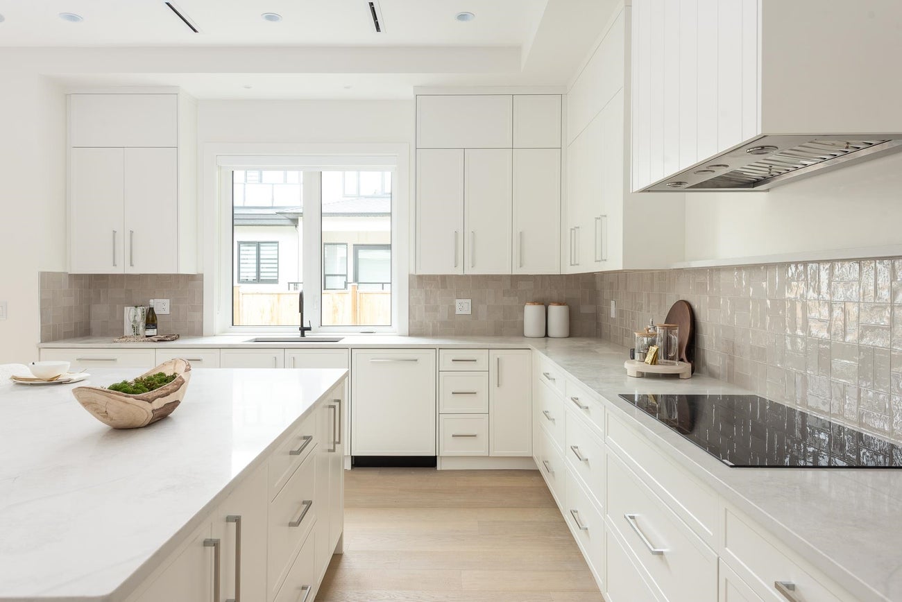 615 Nicola Avenue - Coquitlam West Single Family Residence for Sale, 8 Bedrooms (R3066209)# - 2