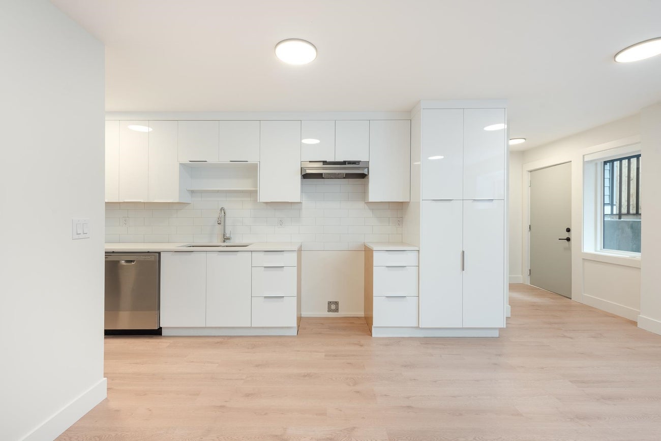 615 Nicola Avenue - Coquitlam West Single Family Residence for Sale, 8 Bedrooms (R3066209)# - 35