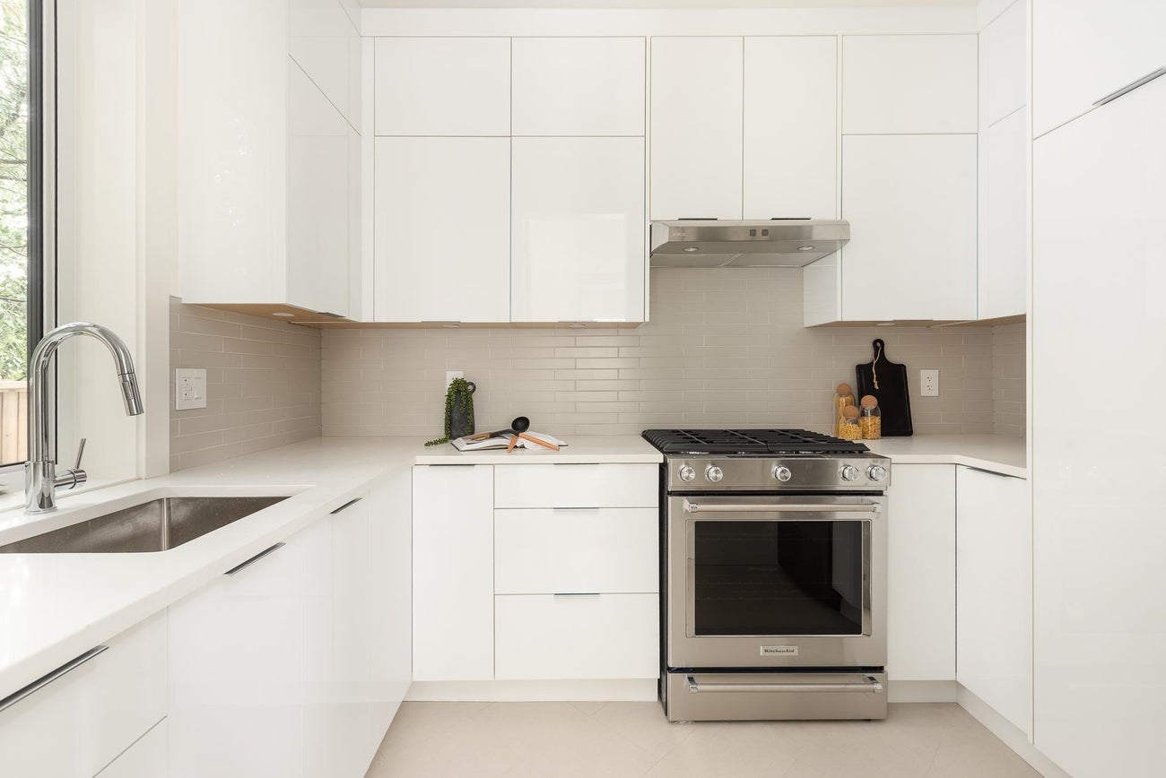 615 Nicola Avenue - Coquitlam West Single Family Residence for Sale, 8 Bedrooms (R3066209)# - 5