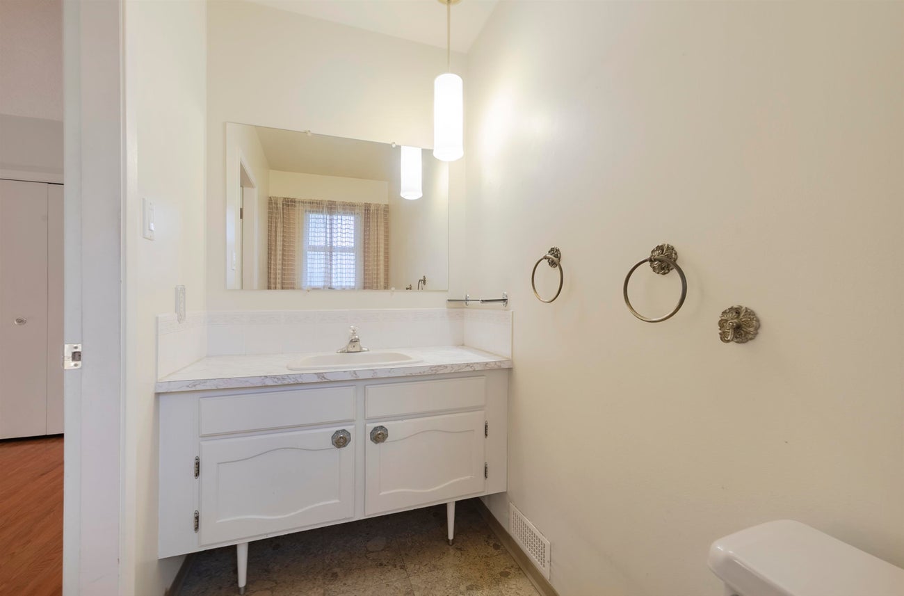 1350 Grover Avenue - Central Coquitlam Single Family Residence for Sale, 4 Bedrooms (R3066686)# - 16