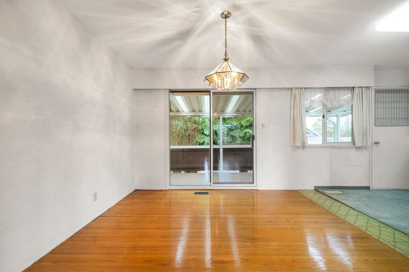 1350 Grover Avenue - Central Coquitlam Single Family Residence for Sale, 4 Bedrooms (R3066686)# - 7