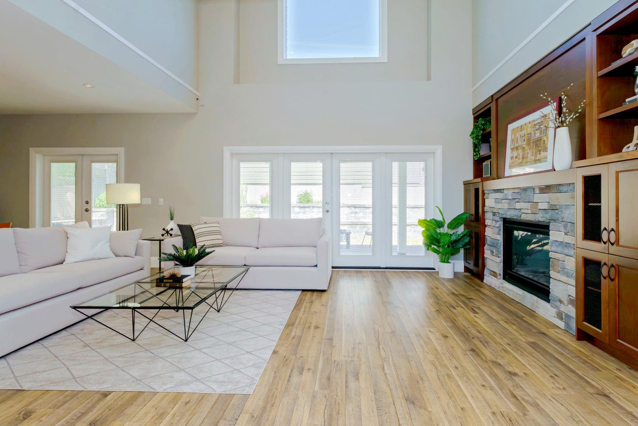 1055 Charland Avenue - Central Coquitlam Single Family Residence for Sale, 8 Bedrooms (R3067994)# - 2