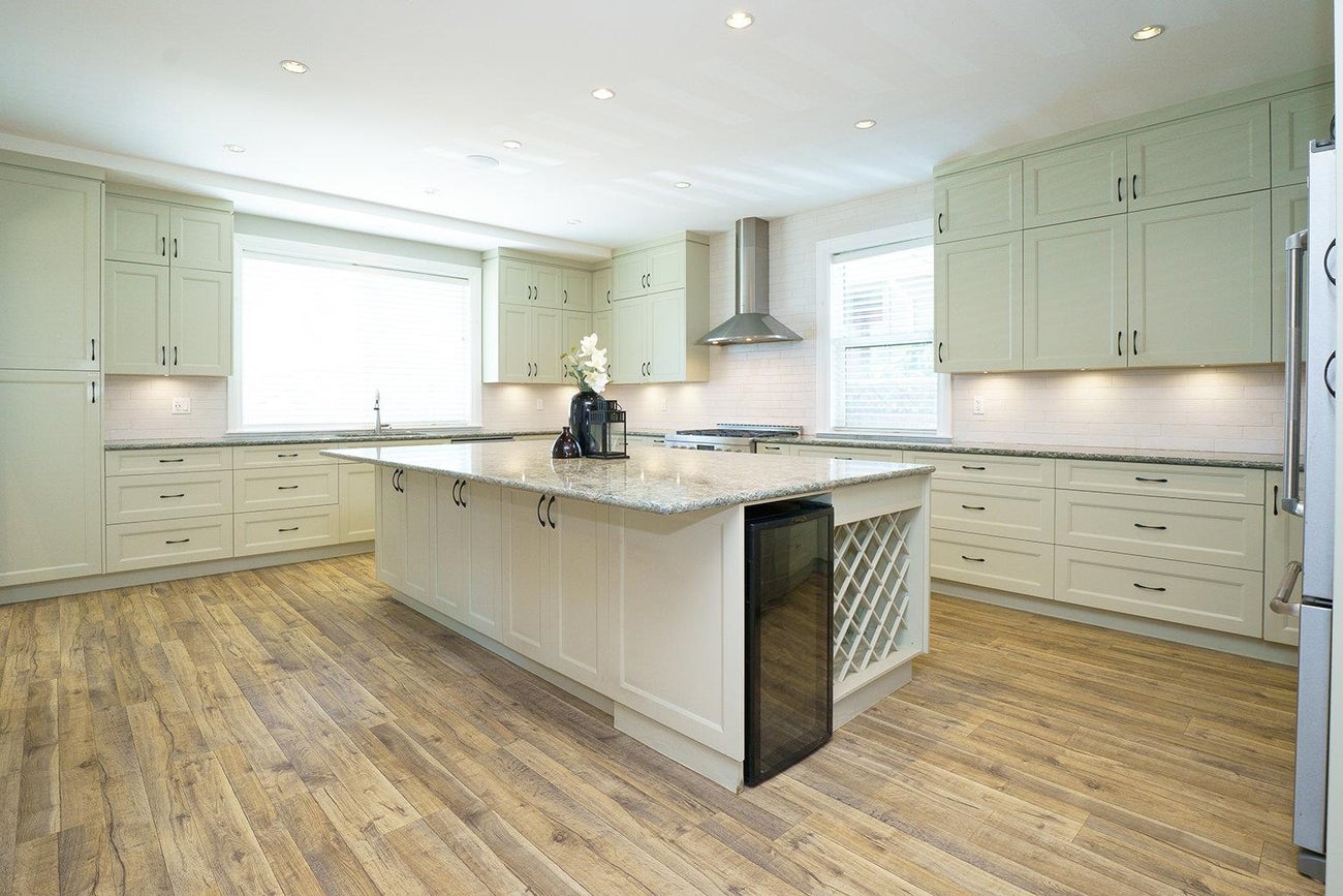 1055 Charland Avenue - Central Coquitlam Single Family Residence for Sale, 8 Bedrooms (R3067994)# - 7