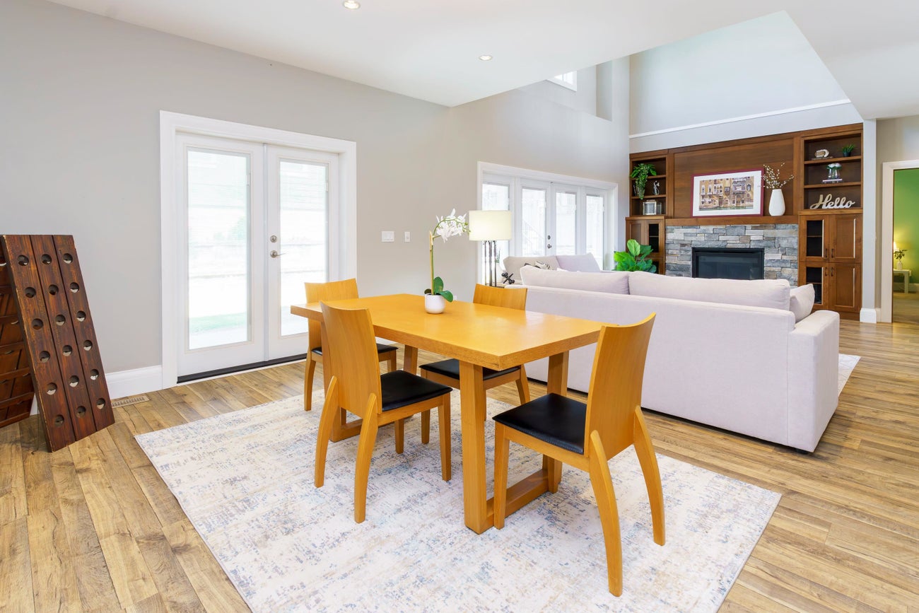 1055 Charland Avenue - Central Coquitlam Single Family Residence for Sale, 8 Bedrooms (R3067994)# - 8