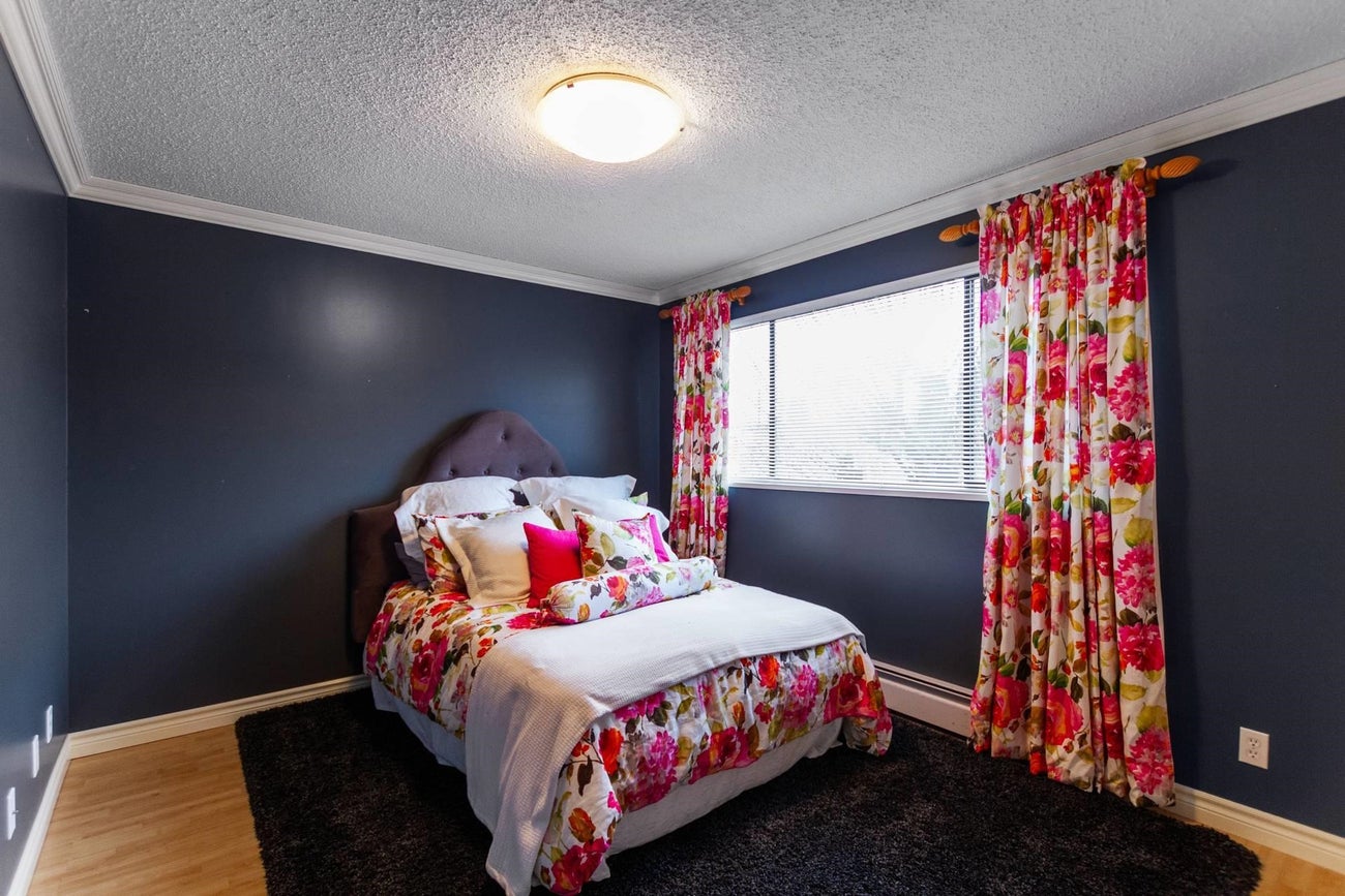 6785 Lochdale Street - Sperling-Duthie Single Family Residence for Sale, 5 Bedrooms (R3068034)# - 20