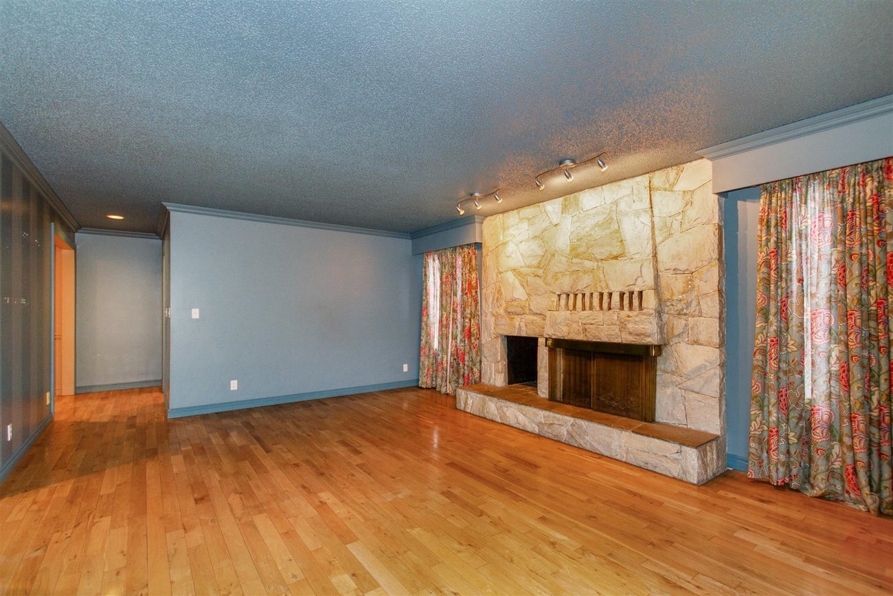 6785 Lochdale Street - Sperling-Duthie Single Family Residence for Sale, 5 Bedrooms (R3068034)# - 8