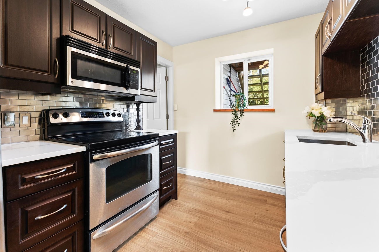 1119 Sprice Avenue - Central Coquitlam Single Family Residence for Sale, 5 Bedrooms (R3068625)# - 19