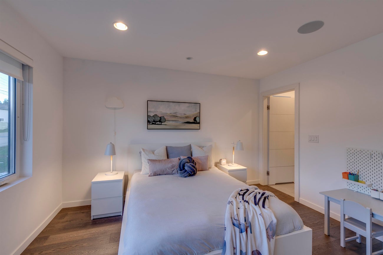 2146 Kugler Avenue - Central Coquitlam Single Family Residence for Sale, 6 Bedrooms (R3068849)# - 36