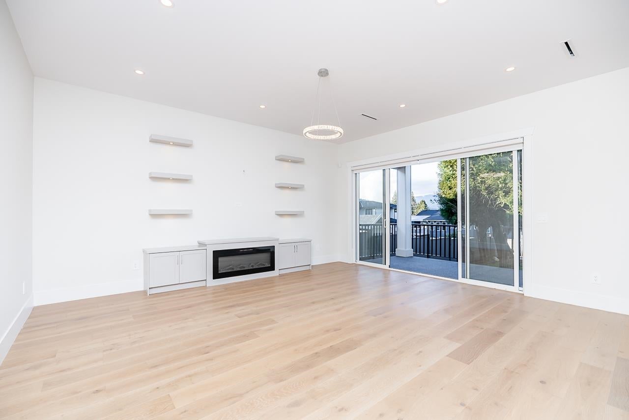 897 Cottonwood Avenue - Coquitlam West Single Family Residence for Sale, 8 Bedrooms (R3068881)# - 11