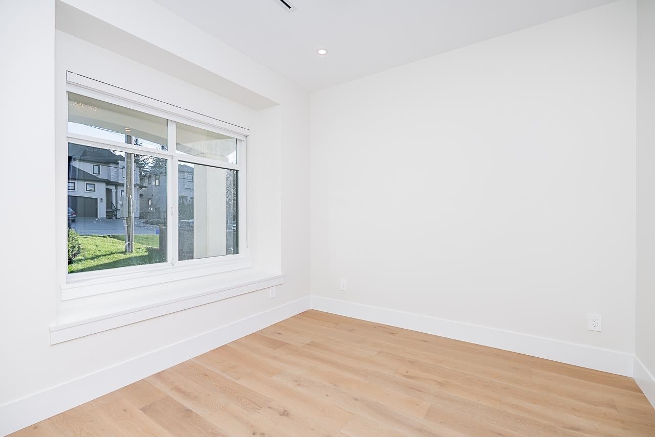 897 Cottonwood Avenue - Coquitlam West Single Family Residence for Sale, 8 Bedrooms (R3068881)# - 8