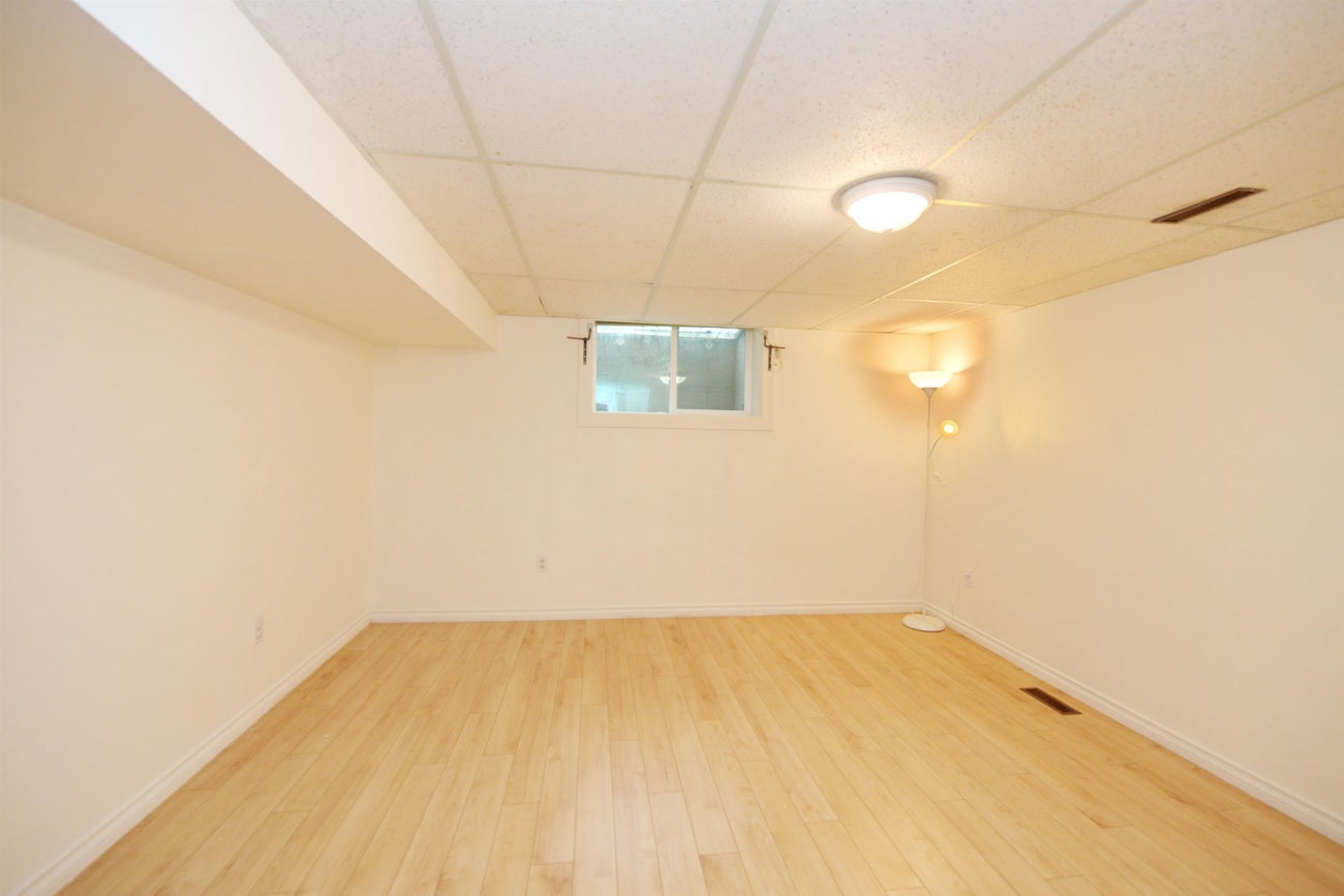 7203 Bridlewood Court - Simon Fraser Univer. Single Family Residence for Sale, 5 Bedrooms (R3069535)# - 21